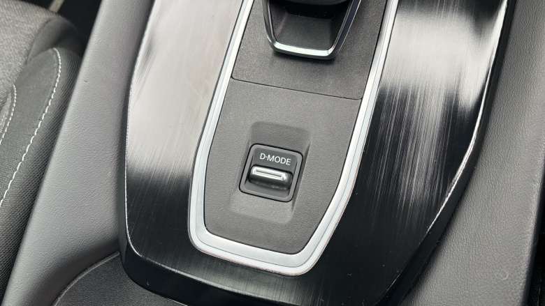 Nissan Qashqai 1.3 DiG-T MH 158 Premiere Edition 5dr Xtronic Petrol Hatchback